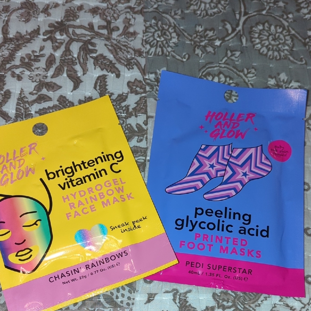 Bundle-Holler And Glow. 1.Face Mask & Foot Mask.